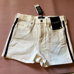 Banana Republic White Shorts Size 28